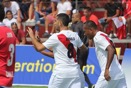 En su debut, Peru gana derby andino contra Chile